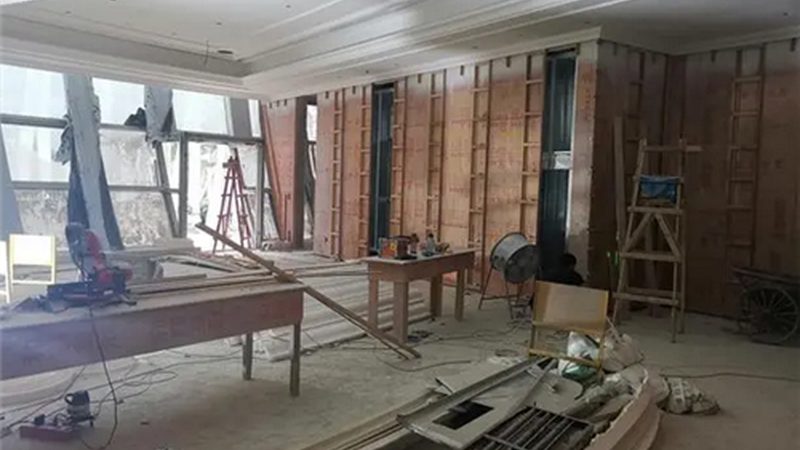 全屋定制辅材：多层实木与密度板，哪种更适合你？**
